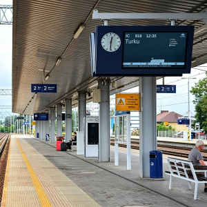 Passenger Information Displays for Transit Networks
